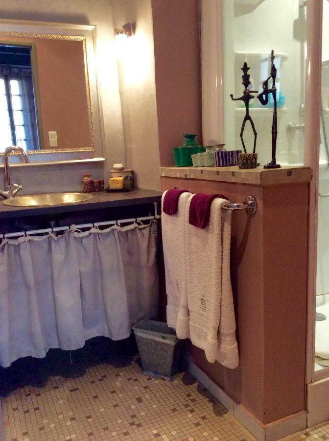 Nid D'Artiste Bed and Breakfast Saint-Quentin-la-Poterie Εξωτερικό φωτογραφία