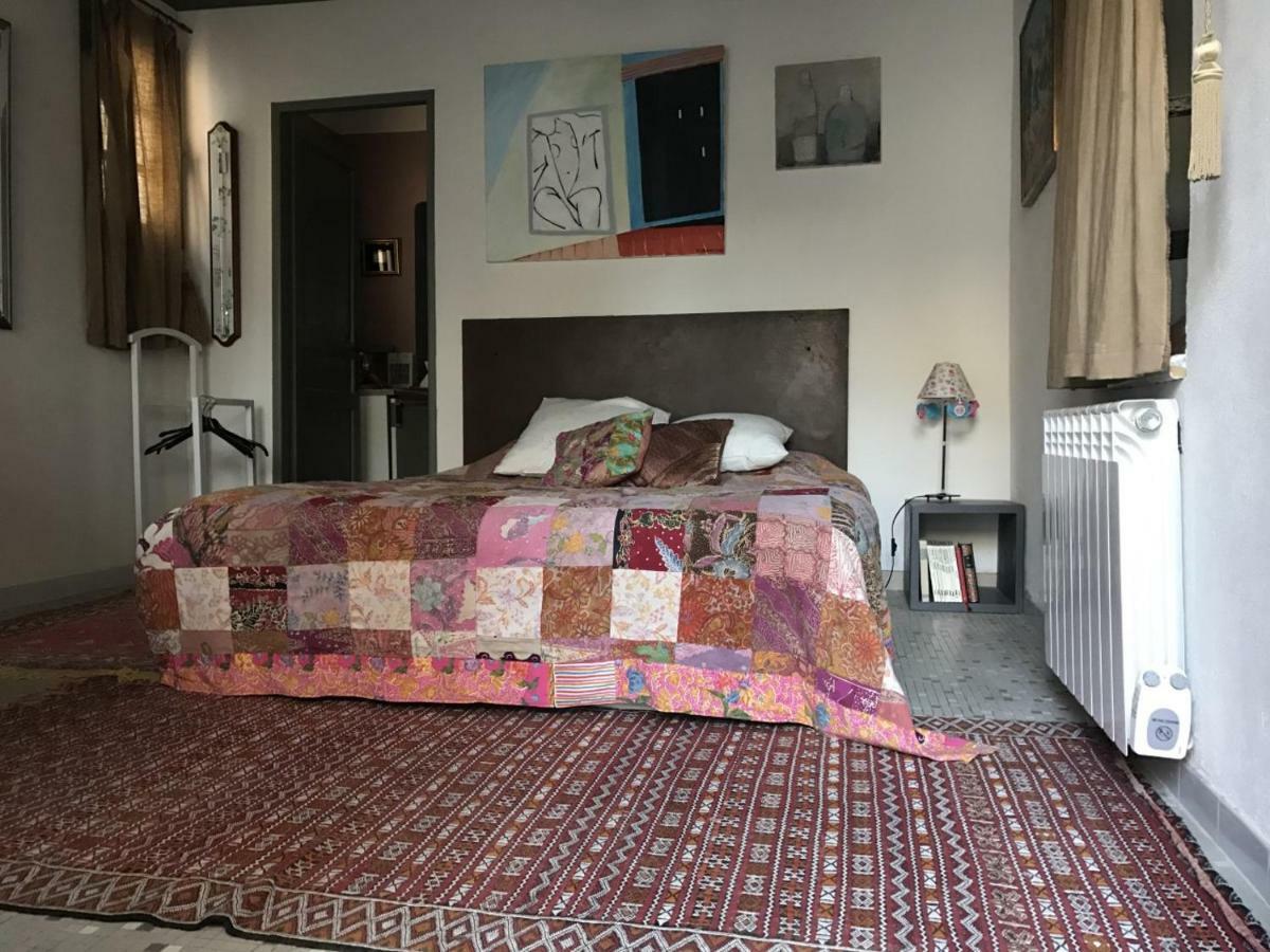 Nid D'Artiste Bed and Breakfast Saint-Quentin-la-Poterie Εξωτερικό φωτογραφία